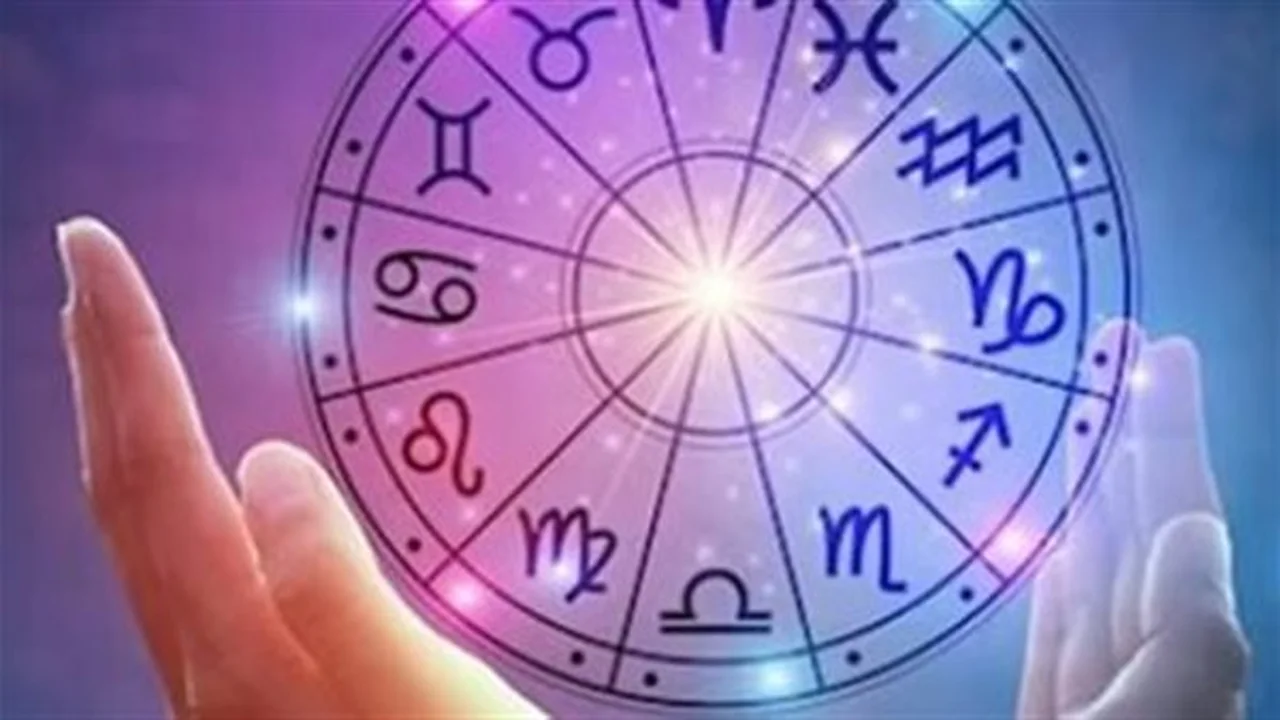 توقعات الأبراج.. ماذا يخبئ لك الفلك في الحب والعمل والصحة اليوم؟